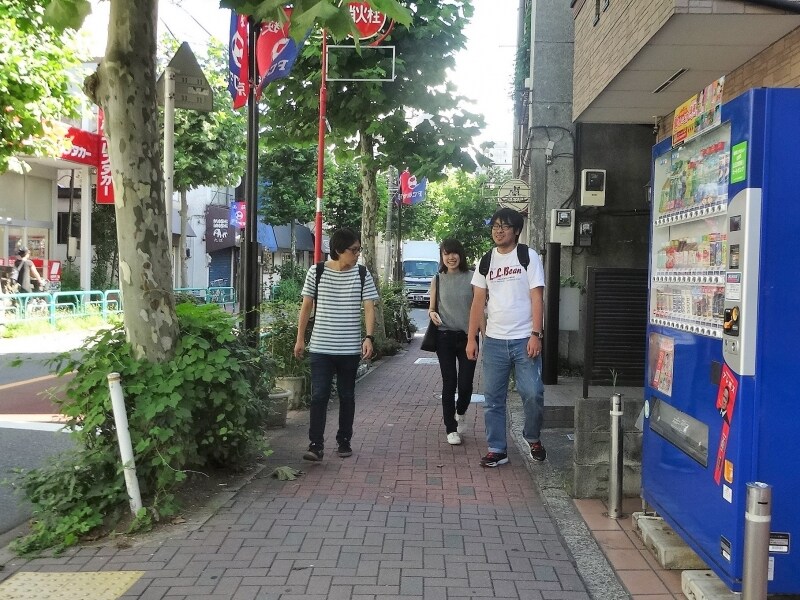 荻窪駅北口から北へ歩く