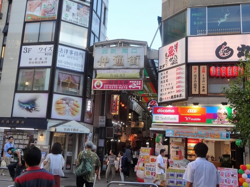 昔ながらのアーケード商店街