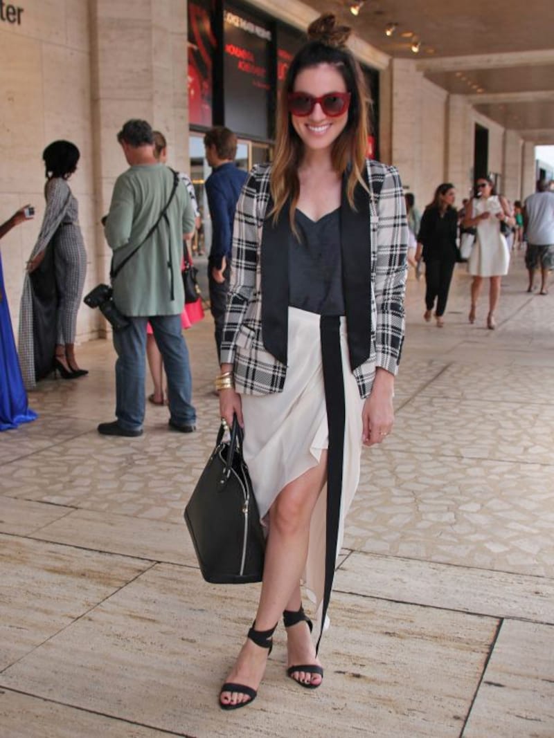 ドレープ使いで魅せるスリットがフェミニンundefined(c)Rie Miyata