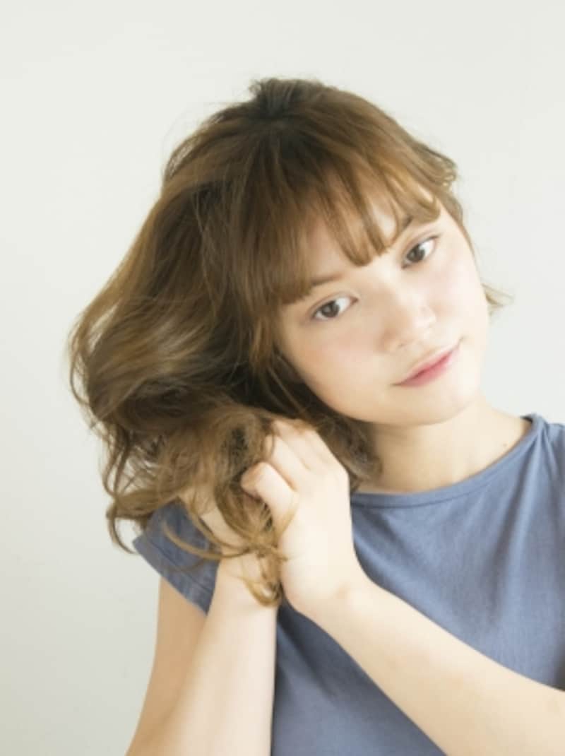 お団子ヘアの簡単な作り方 ゴムだけで高めに作る メッシーバン ヘアアレンジ All About