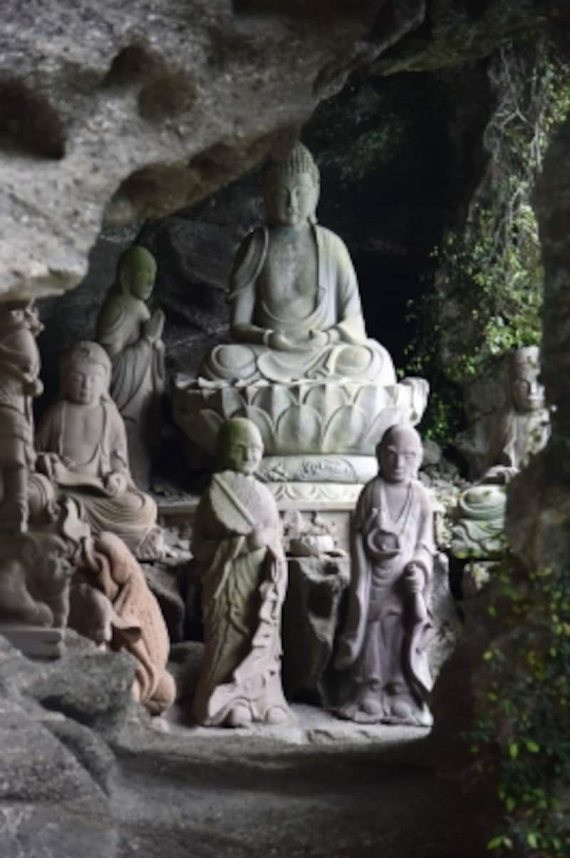 奥の院「無漏窟」。足利尊氏も参籠したという