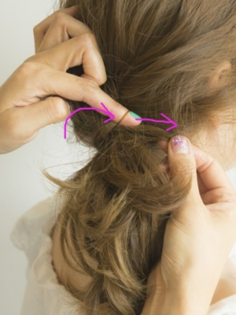 ゴム1本だけで作る簡単ノットヘアーアレンジのやり方 ヘアアレンジ ゴム1本だけで作る簡単ノットヘアーアレンジのやり方 ヘアアレンジ