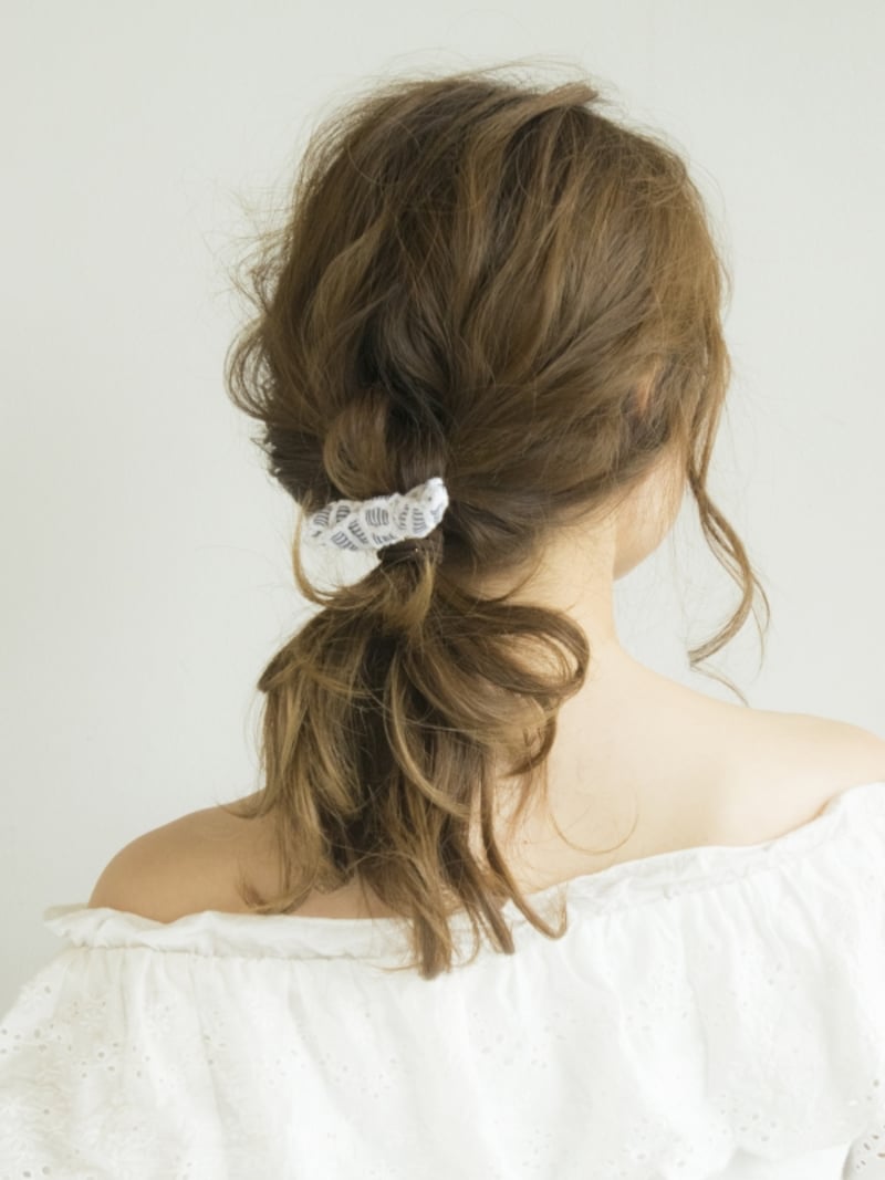 リボン付きのゴムを使用