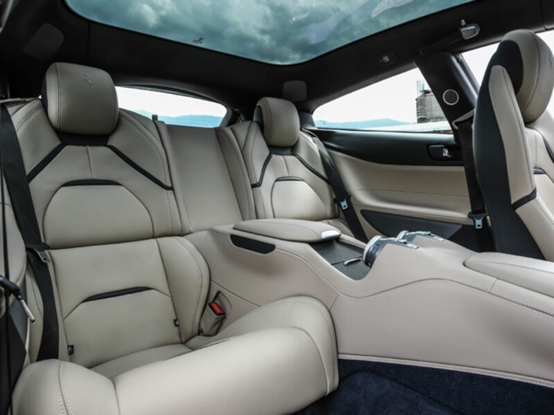 フェラーリGTC4ルッソ