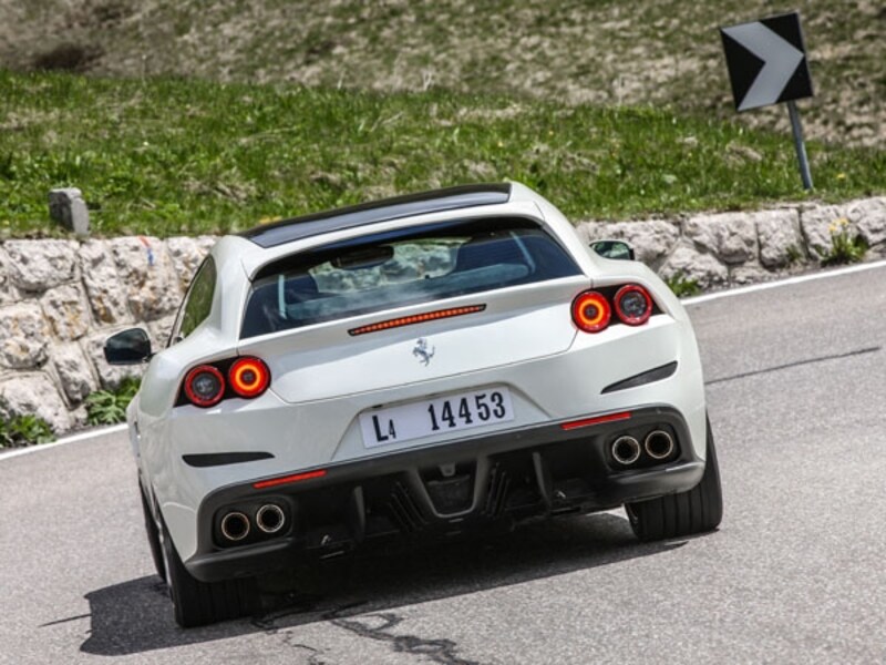 フェラーリGTC4ルッソ