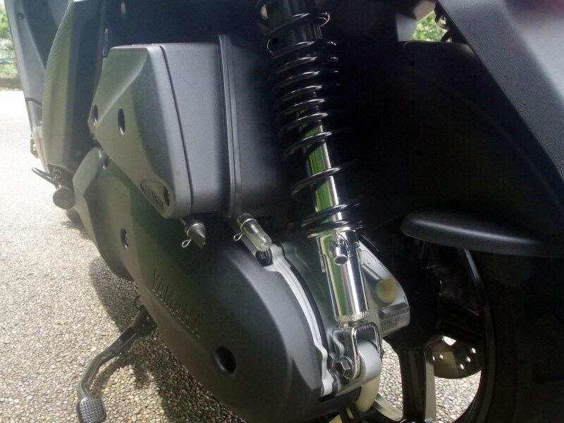 サスペンションは若干硬め