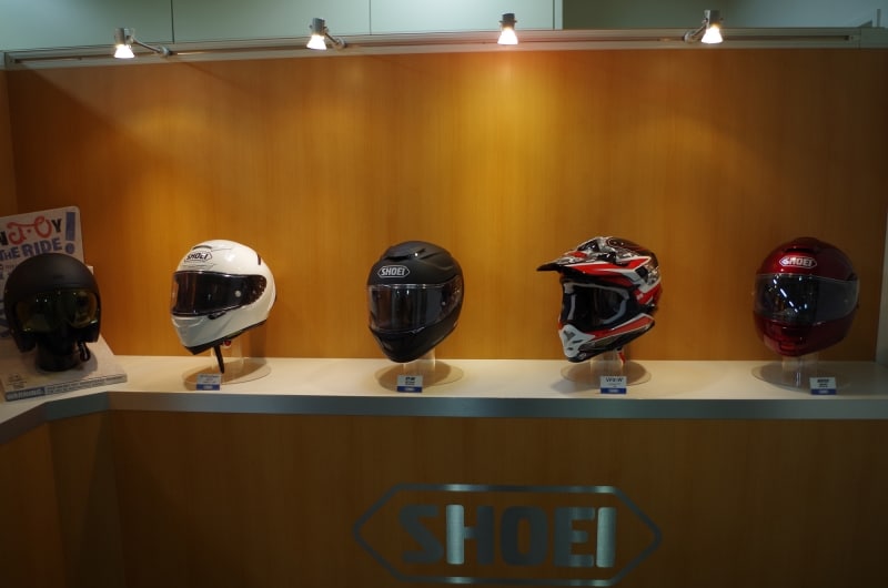 会社の入り口には主力製品が!