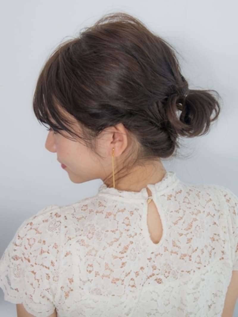 すっきり上品な低めのおだんごヘア