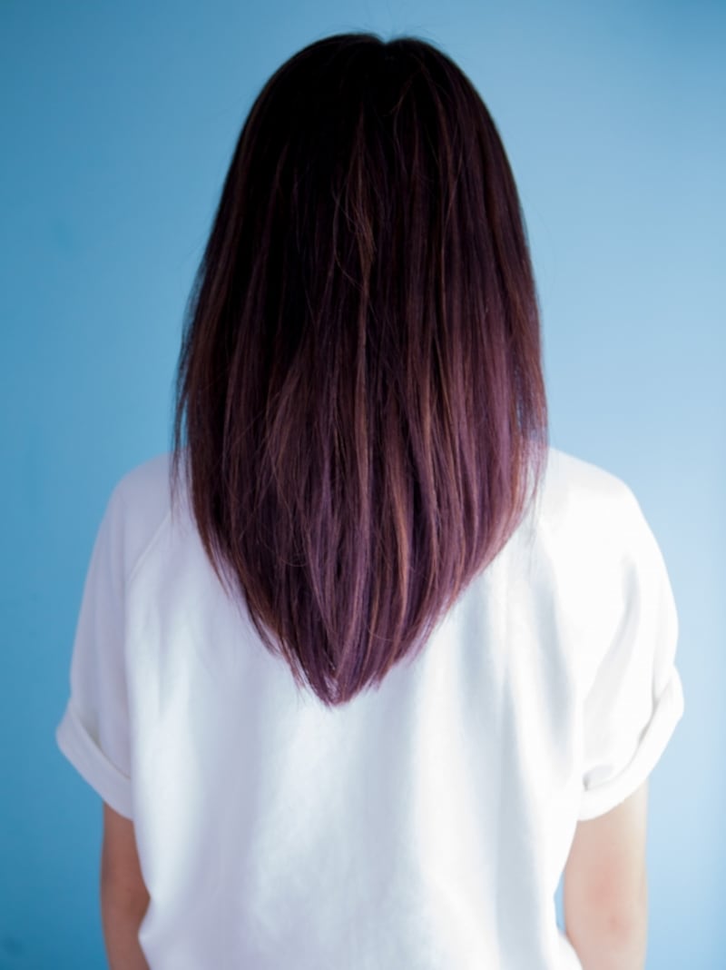 重たく見せない髪色もメガネスタイルには重要