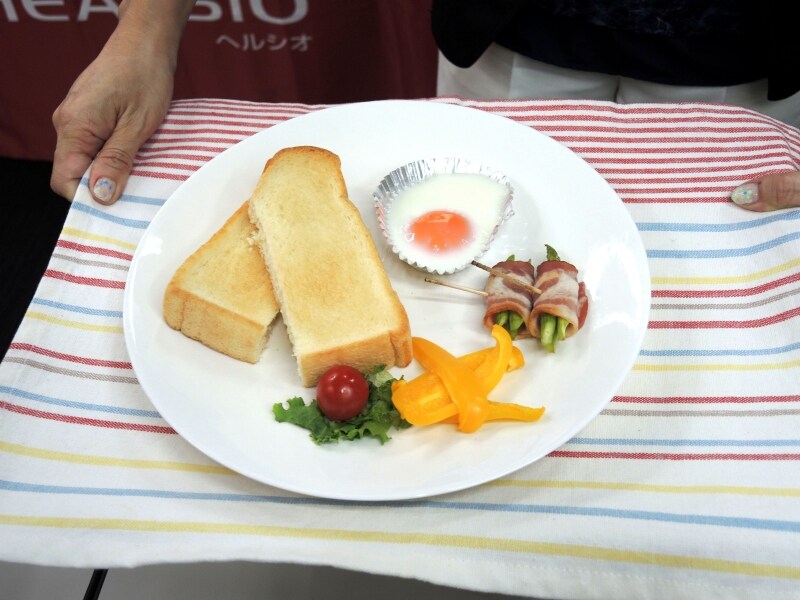 同時に調理で簡単にモーニングセットが完成