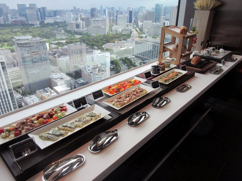 冷菜のブッフェ台