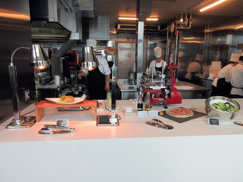 実演のブッフェ台