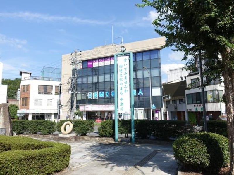 中津川駅前には「栗きんとん発祥の地」碑も