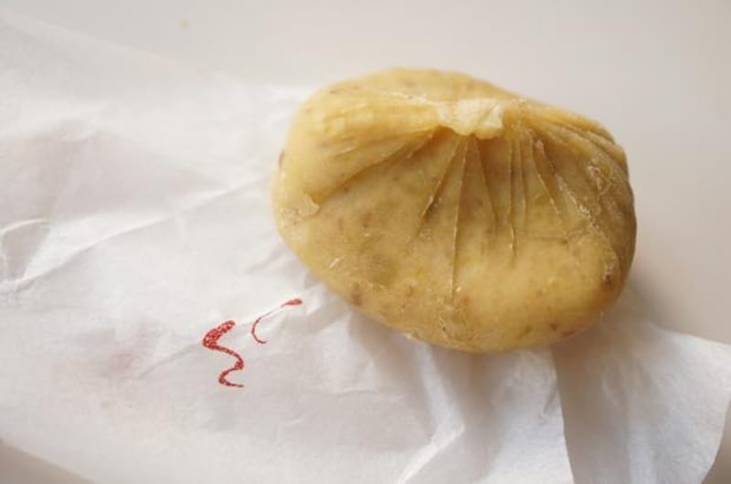 しんの栗きんとん。お店が中津川駅から遠いため、セット内にあると喜ばれるそう