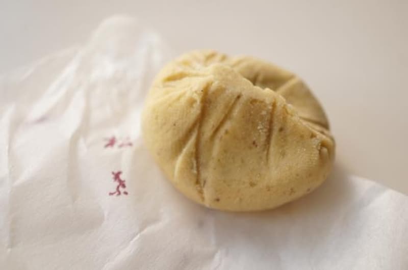 松葉の栗きんとん。さらりとした甘みで上品さが人気