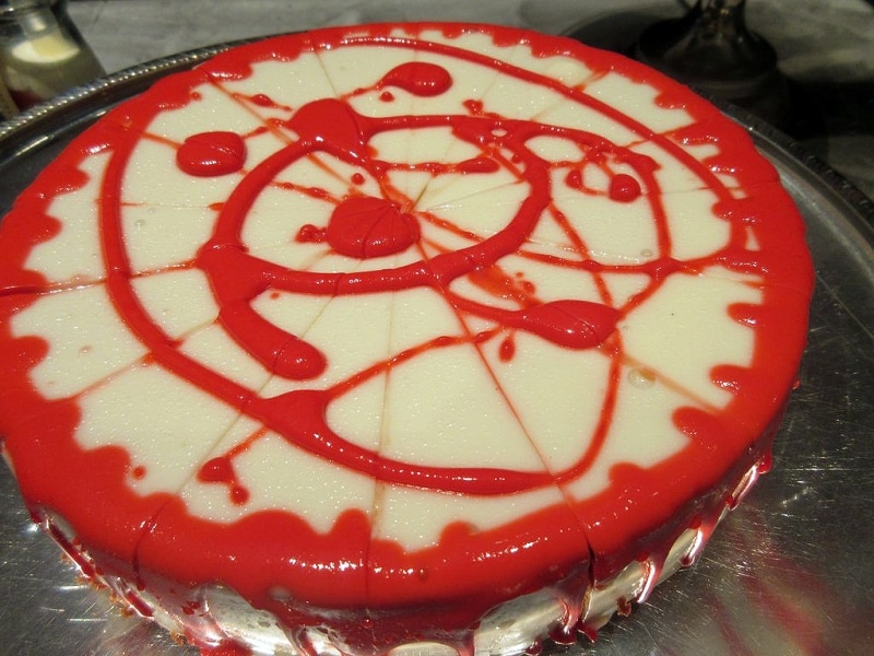 血塗られたムースケーキ