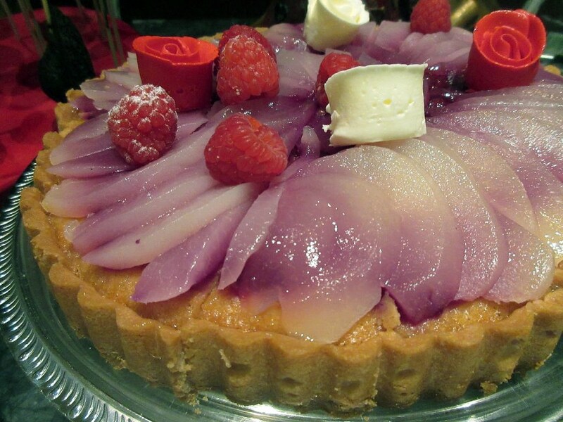 女王様のタルト洋梨とラズベリー
