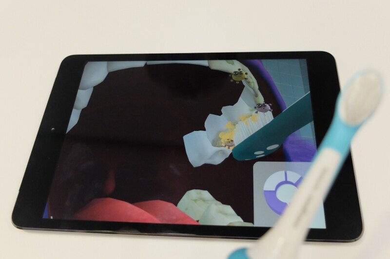 ゲームを遊ぶ感覚で歯磨きの手順が学べる