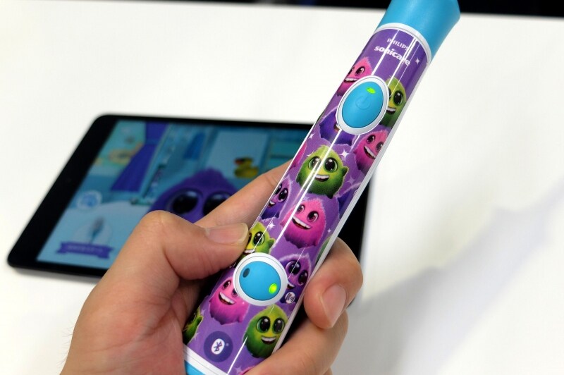 アプリと連動して正しい歯磨きを促進する