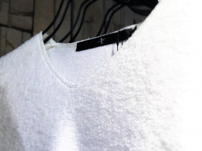 アンダーシャツに見えない白無地カットソー