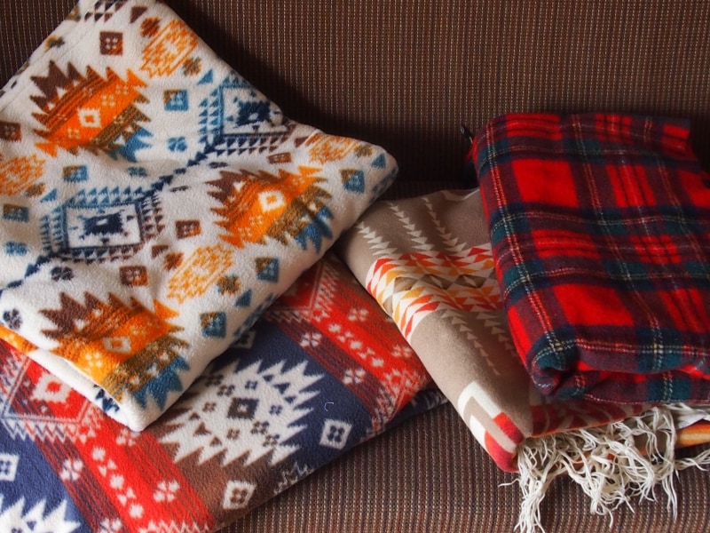 左の２枚がしまドルトン右の2枚が本家ペンドルトン