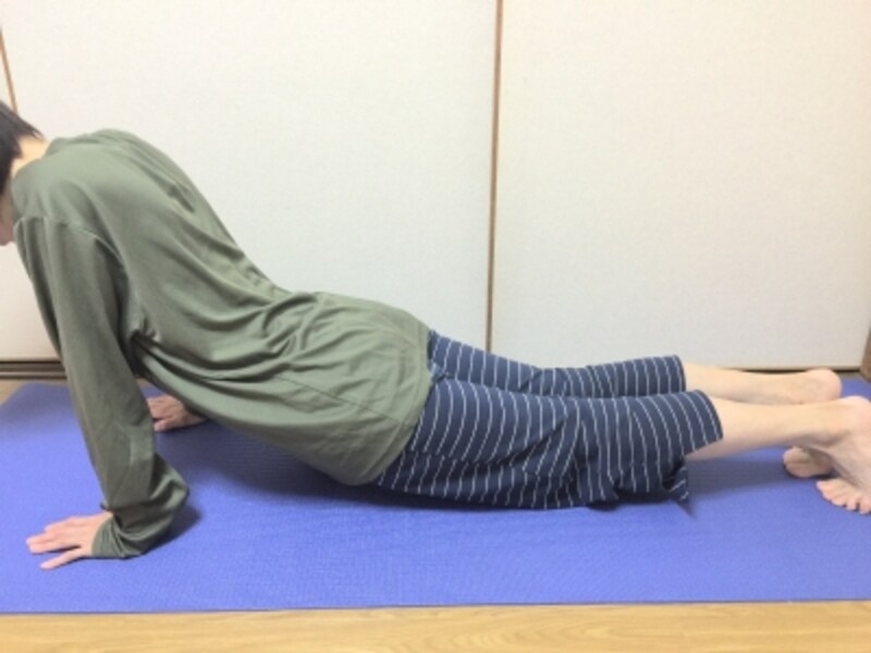 ポーズをとっているうちにだんだん腰部が重く感じられてくる人も多いです