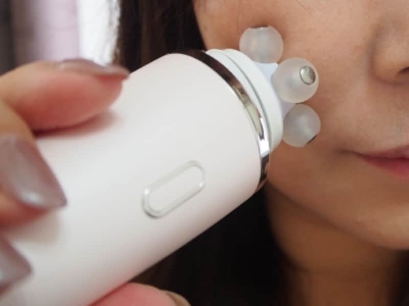 1分間に750回ものタッピング! 自宅で手軽にフェイスケアができます