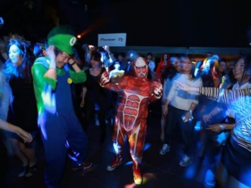 芸能人や業界人が集まることでも有名！中国で最もホットなハロウィンパ  ーティ＠YEN Fetish?Halloween Party（C）O2culture（凹凸文化）