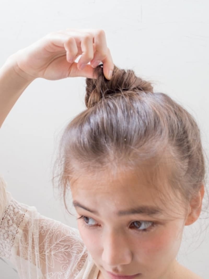 表面をつまみ出すようにバランスを整える