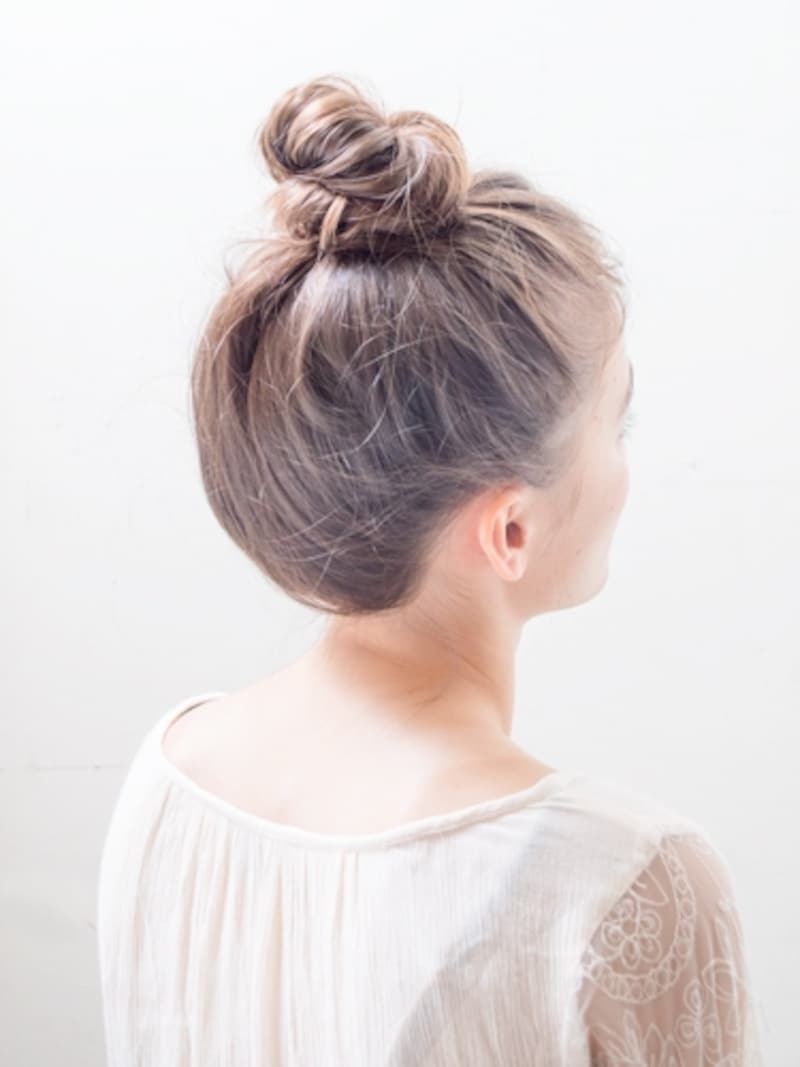 もっとも簡単なお団子ヘアの結び方