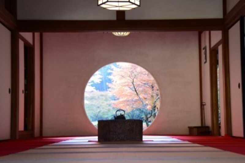 鎌倉　紅葉　おすすめ　名所　明月院　