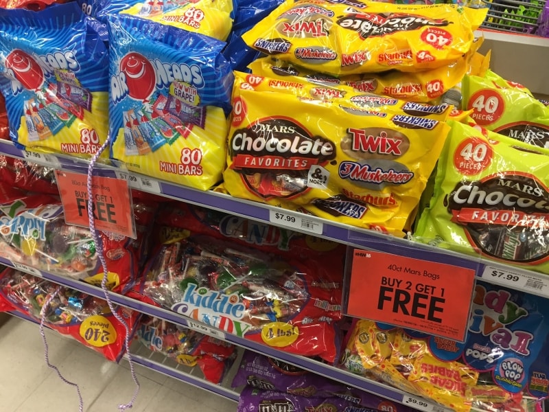 家では、こんな大入りキャンディを準備して子供たちの訪問を待ちます