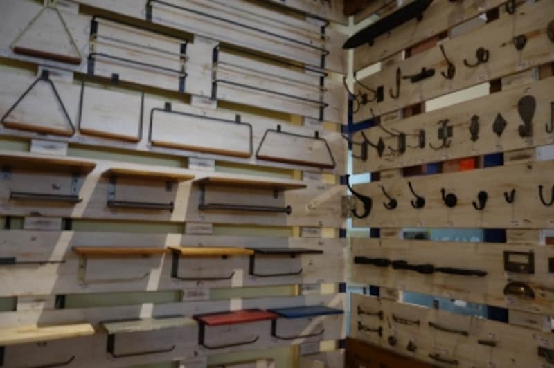 「ten tin doors」の様々なインテリアパーツ。