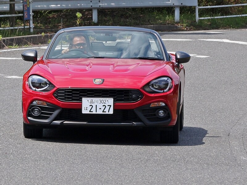 アバルト124スパイダー