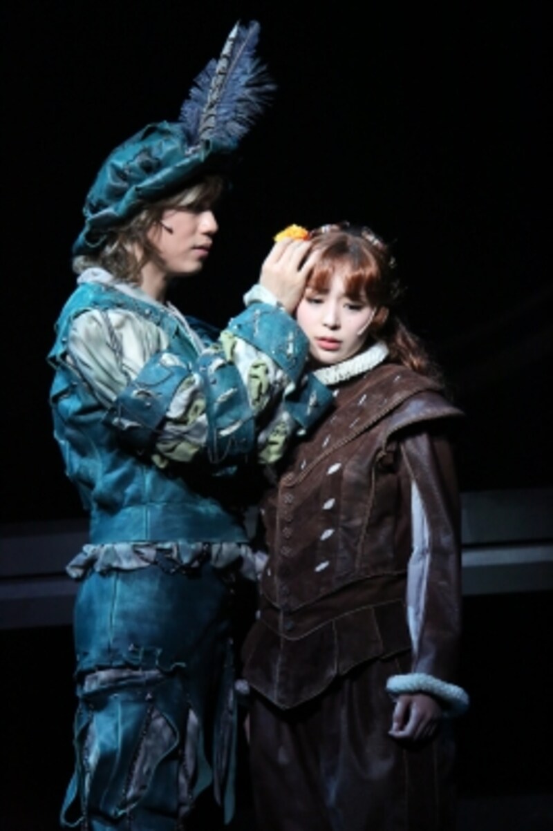 『レディ・べス』写真提供：東宝演劇部