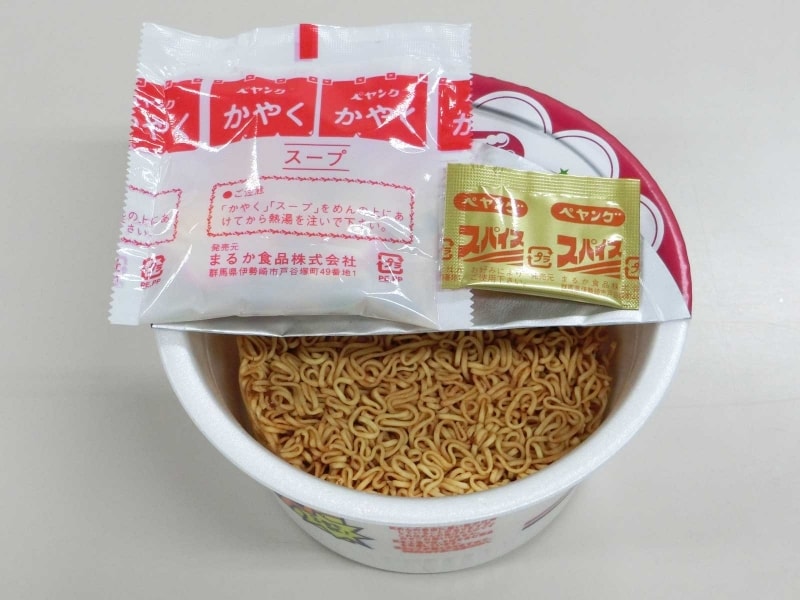 ペヤングヌードルの内容物