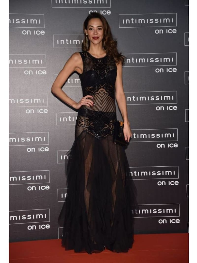 エミ レナータさん