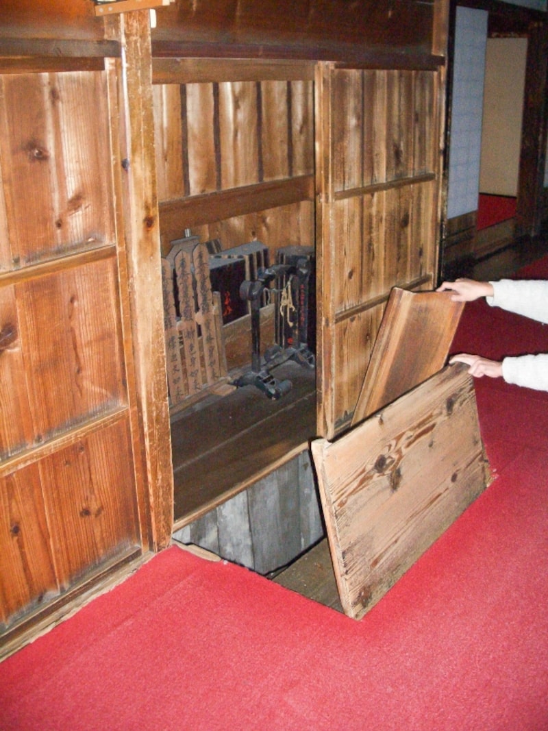 本堂裏の隠し階段@忍者寺(妙立寺)