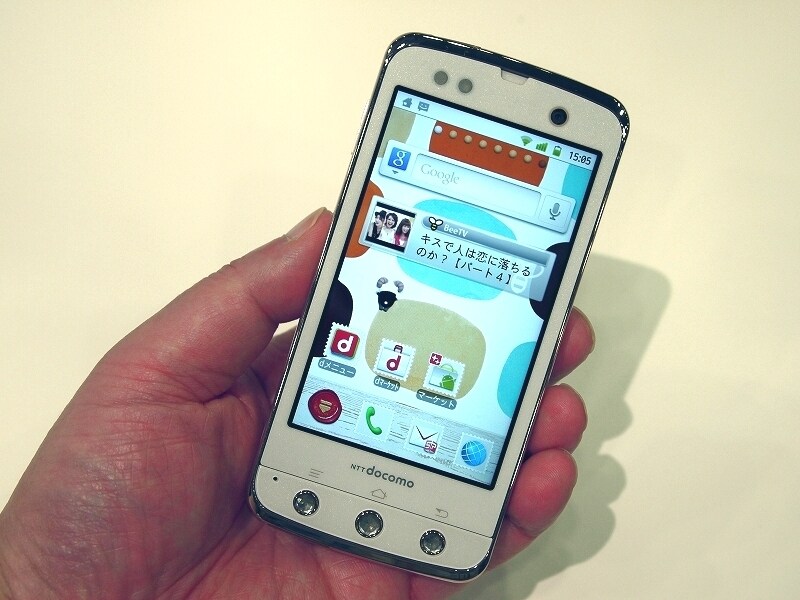 置くだけ充電にも対応ARROWS kiss F-03D