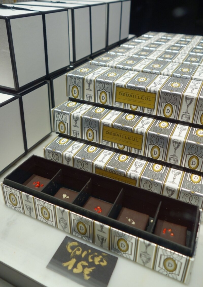 サロン・デュ・ショコラ パリ限定のスパイスを使ったショコラのコフレ