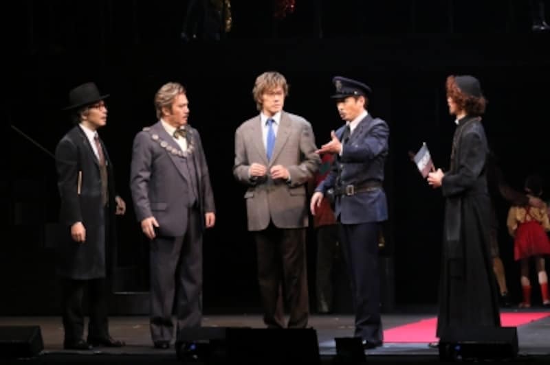 『貴婦人の訪問』写真提供：東宝演劇部