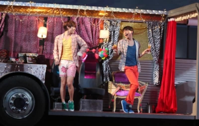 『プリシラ』写真提供：東宝演劇部