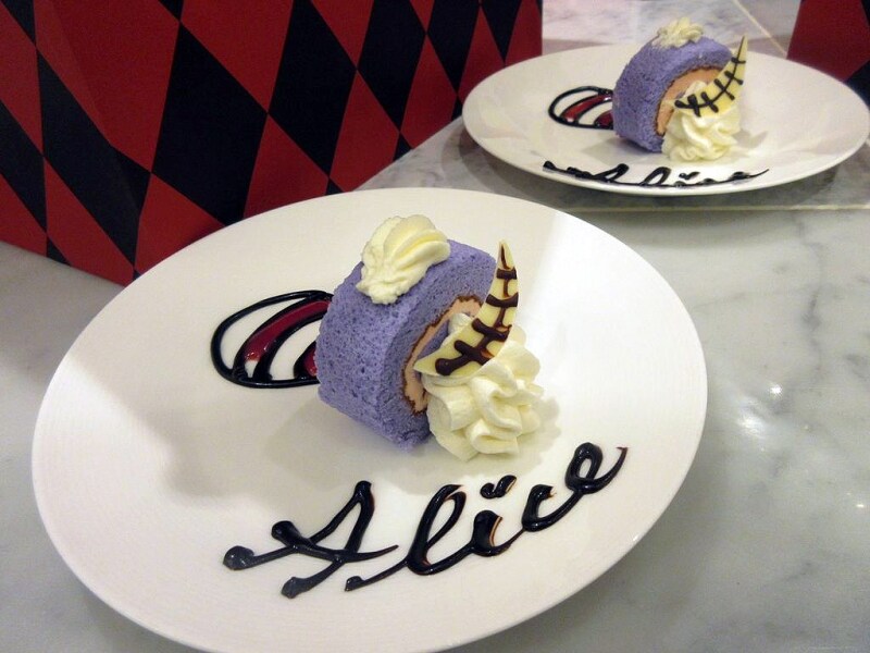 樹林 チェシャ猫ロールケーキ