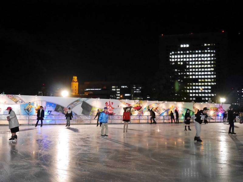 毎回異なるアーティストが空間を演出する「Art Rink in 横浜赤レンガ倉庫」(2016年12月2日撮影)