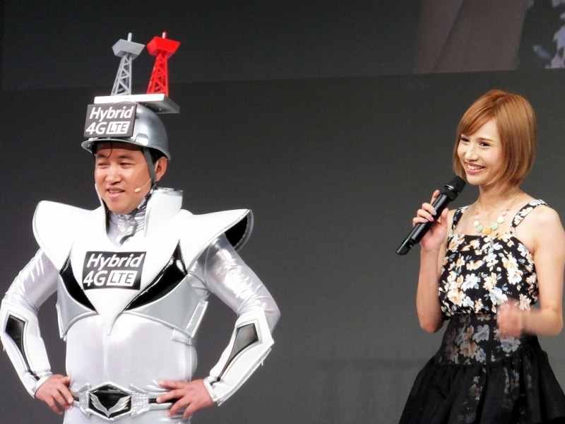 ハイブリッド4Gのスギちゃんと水沢アリーさん