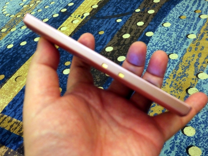 AQUOS PHONE Xx 302SHundefined側面