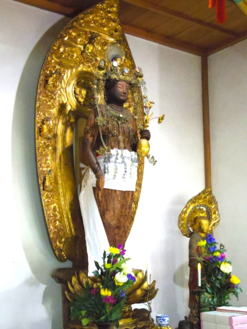 大浦十一面腹帯観音立像