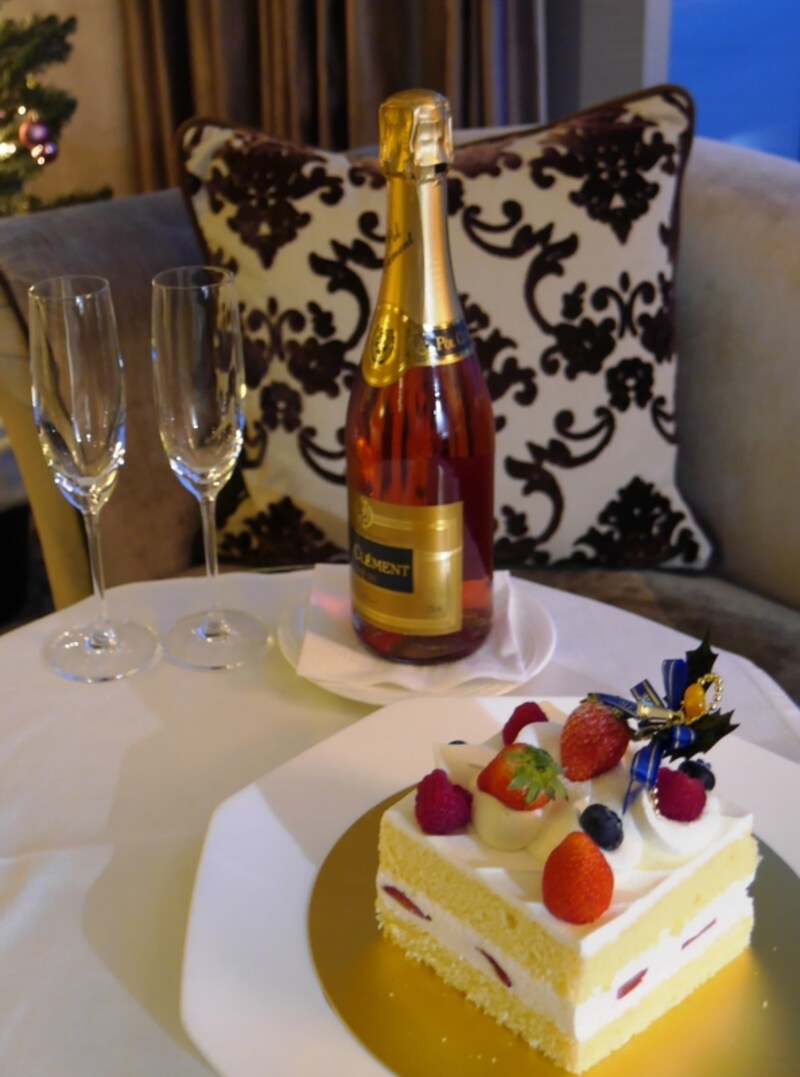 ワインとケーキ