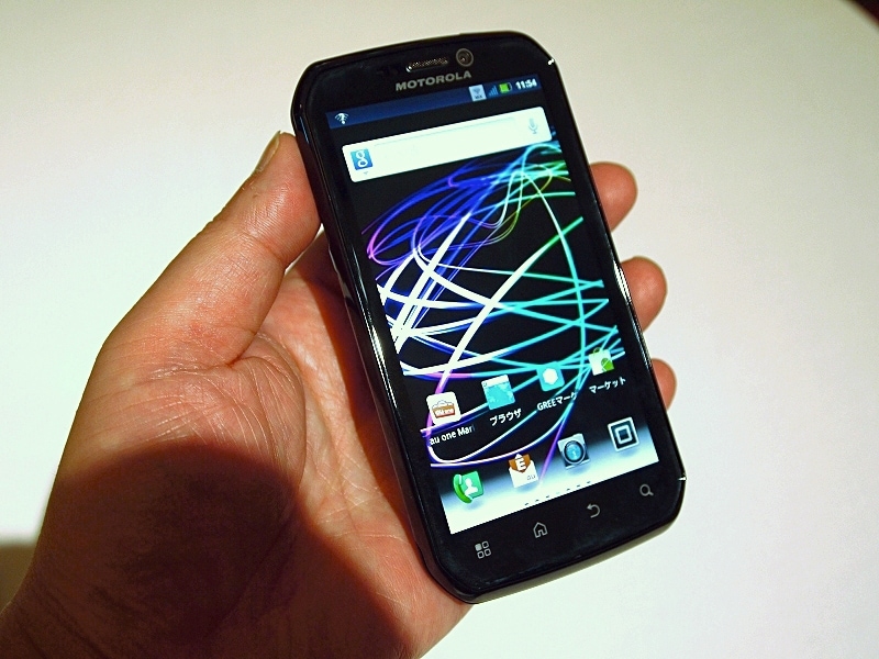 MOTOROLA&nbsp;PHOTON&nbsp;ISW11M（2011年10月上旬以降発売予定）