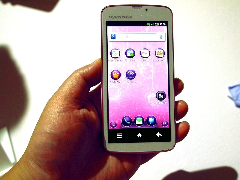 AQUOS&nbsp;PHONE&nbsp;IS13SH&nbsp;（2011年11月中旬以降発売予定）